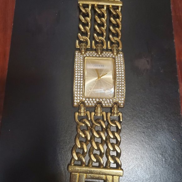 womans guess watch - Picture 1 of 4